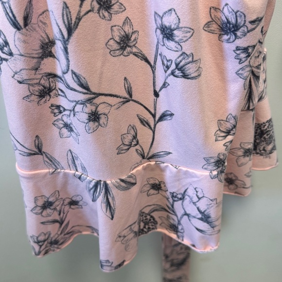 🆕Betsey Johnson Baby Pink Floral Robe Super Soft Women’s Size XS/S - Picture 7 of 9